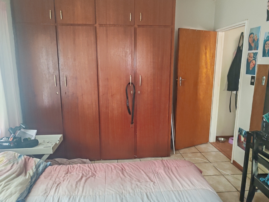 5 Bedroom Property for Sale in Campher Park Eastern Cape